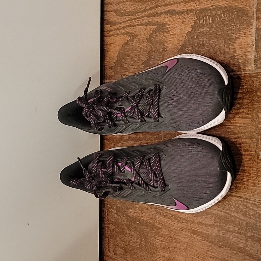 Nike sneakers like new